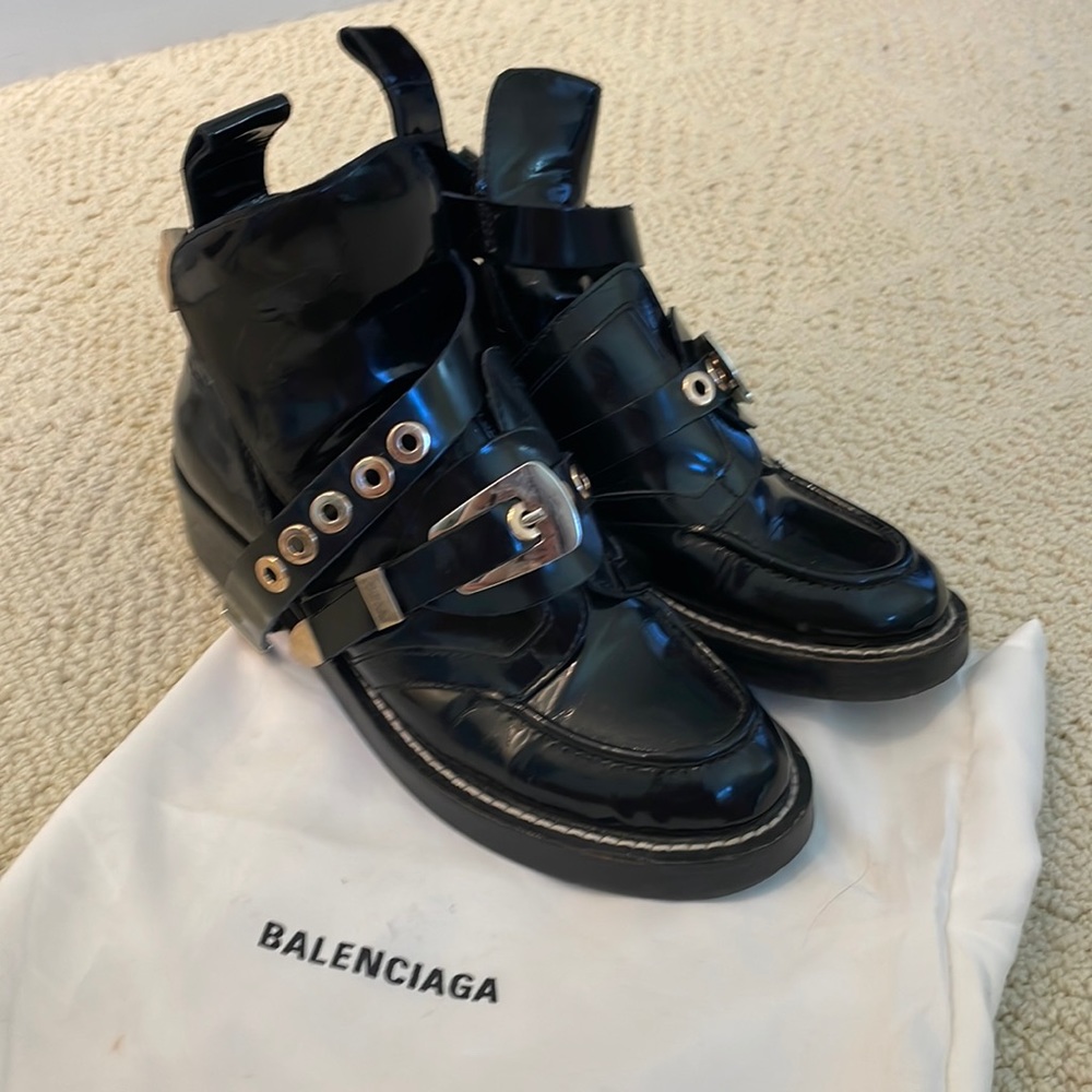 Used Black Boots